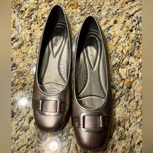 Trotters Metallic Sizzle Signature Ballet Flat, size 11N